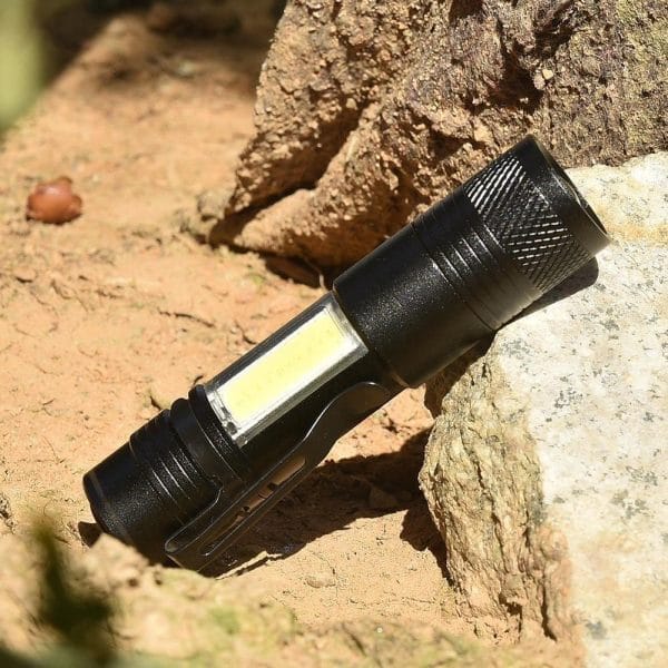 200 Lumens LED,4 Modes Pocket Mini COB Torch. Uses AA batteries.