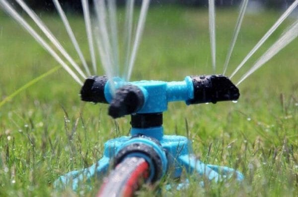 Automatic 360 Degrees Rotating Water Lawn Yard Garden Sprinkler. Up to 60psi, 10 meters.