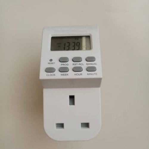 Digital Timer Socket with 20 ON/OFF per day, 140 ON /OFF per week